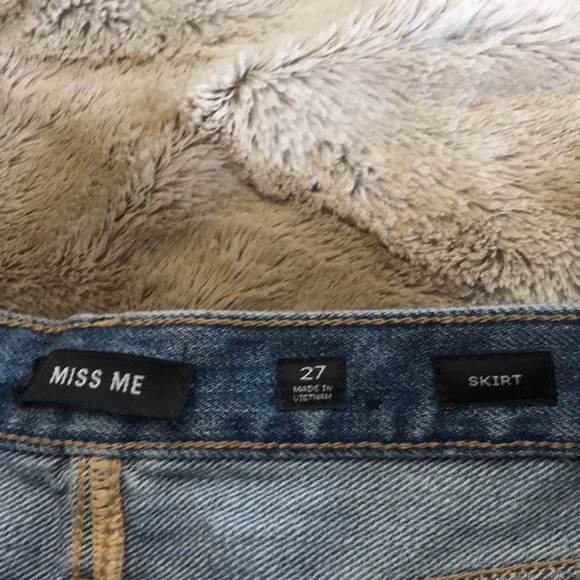 Skirt - Picture 2 of 3